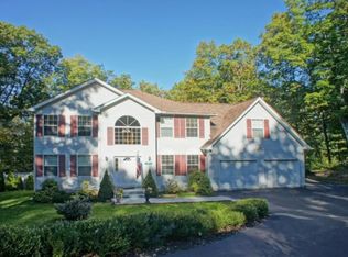 264 Estate Dr, East Stroudsburg, PA