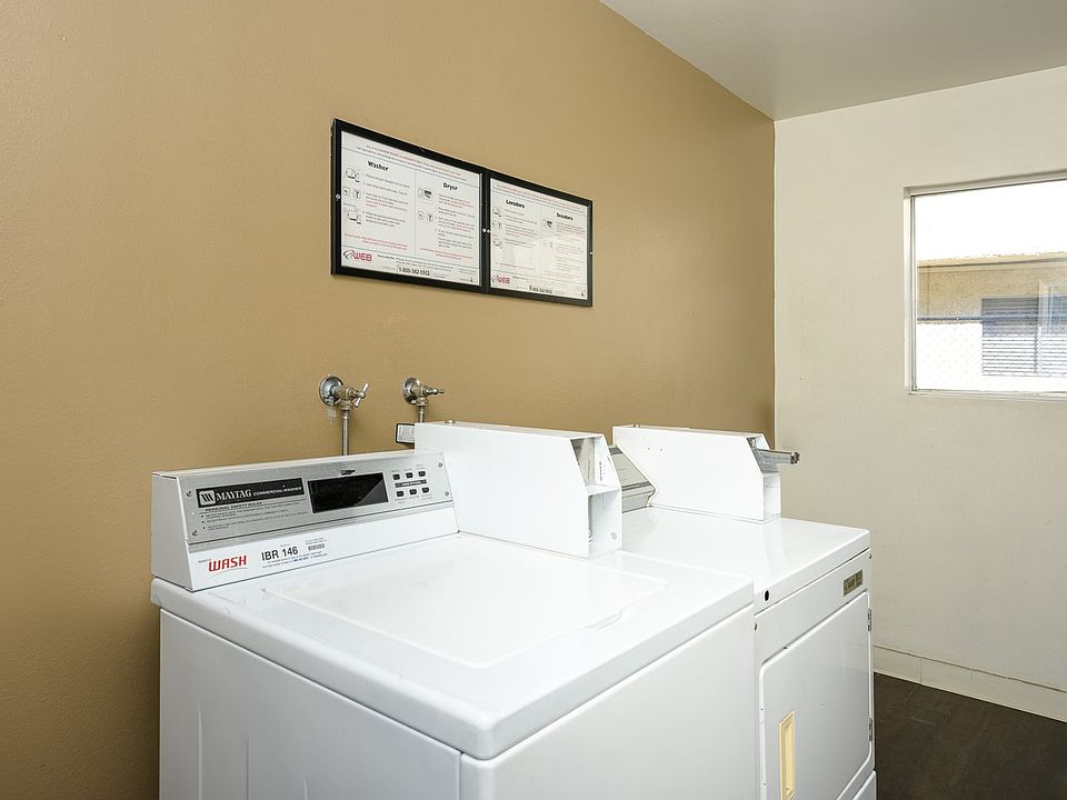 WHITSETT COURTYARD APARTMENTS 6065 Whitsett Ave North Hollywood CA