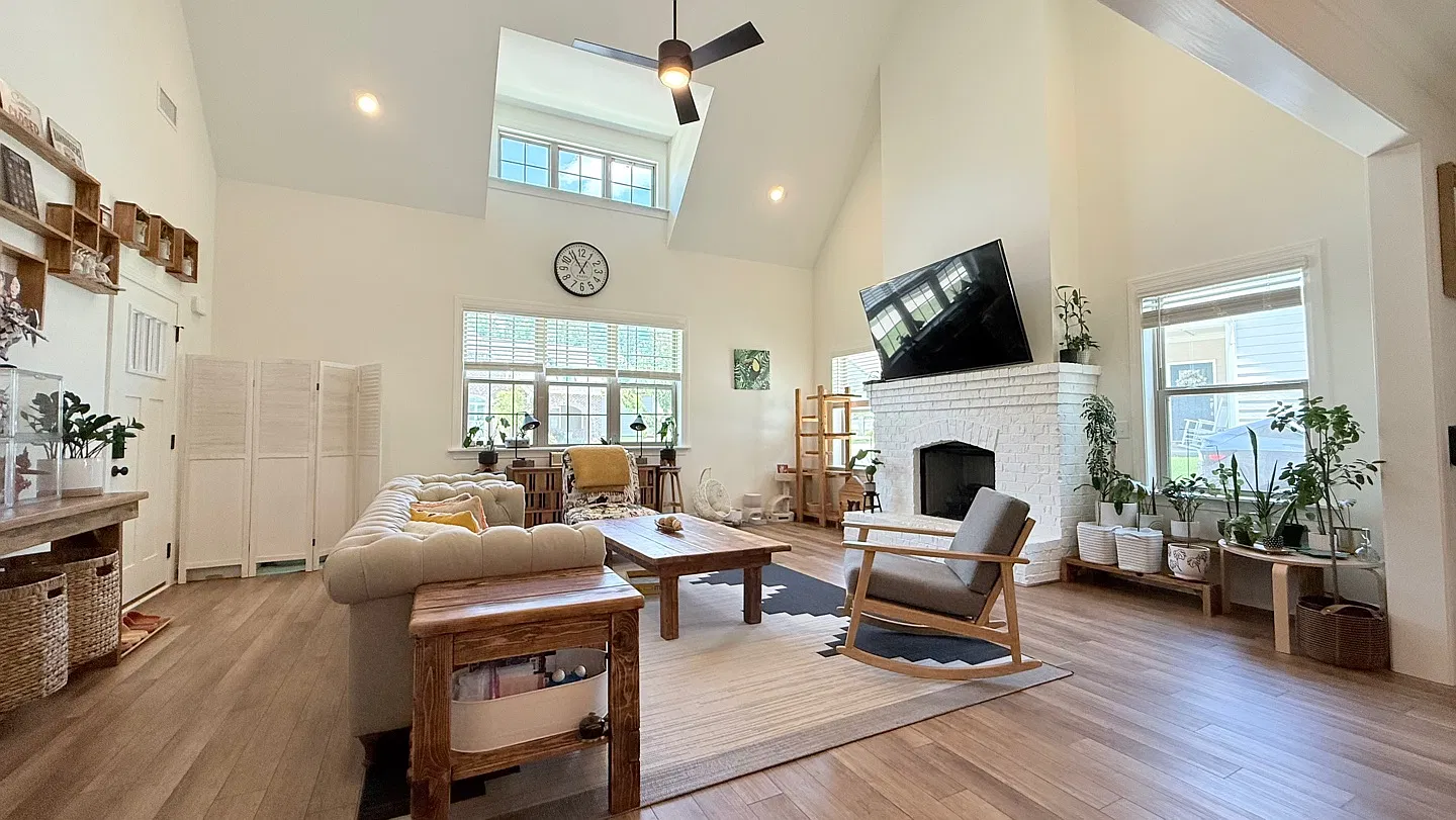 4 bed, 2314 sqft, $2,800 — Photo 4
