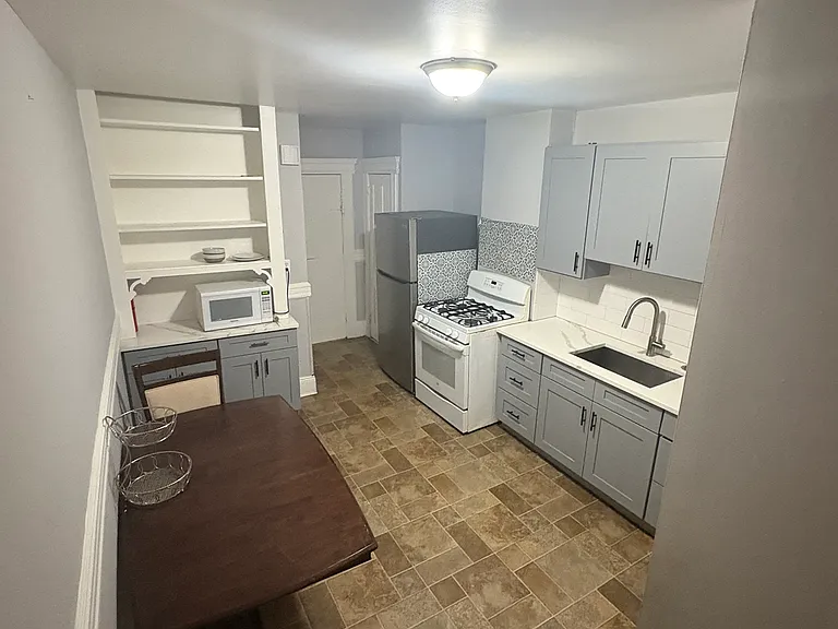 54 Nelson Ave — Photo 9