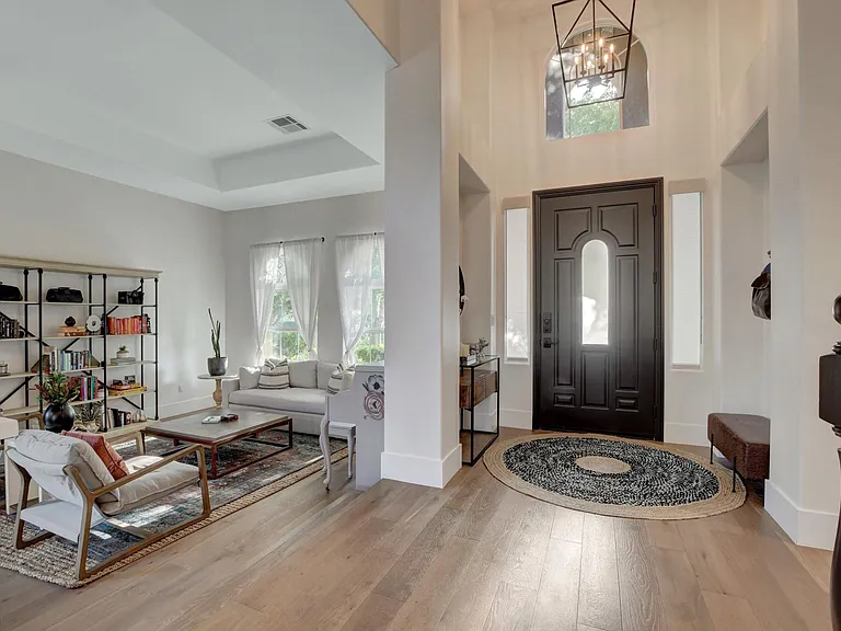 308 Round Stone Ct — Photo 6