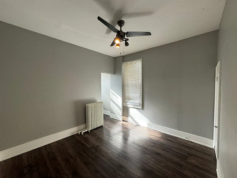 974 King St E #2 — Photo 5