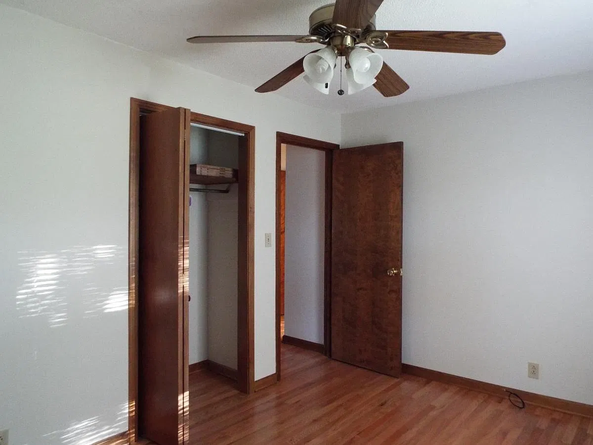 3 bed, 1.5 bath, 1850 sqft, $1,700 — Photo 4