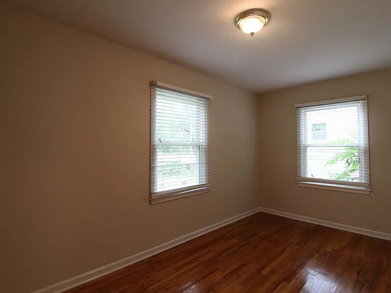 7109 Glenwood St — Photo 7
