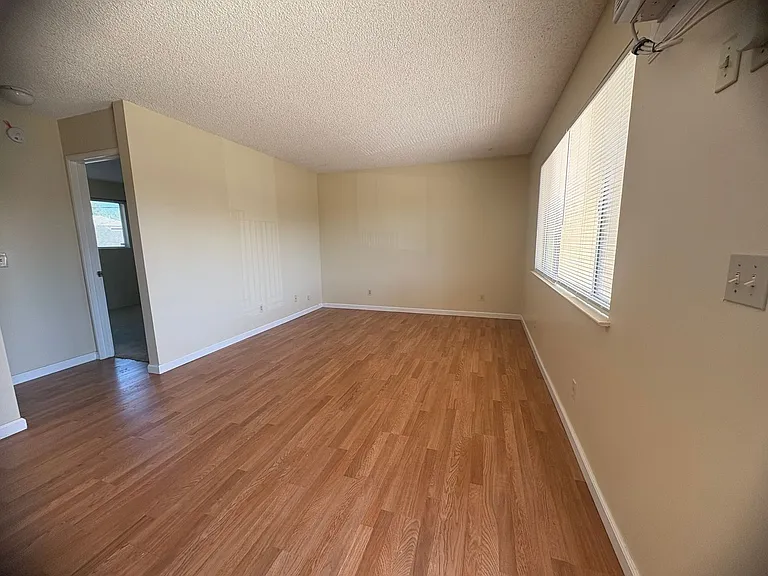 536 Forbes Ave — Photo 8