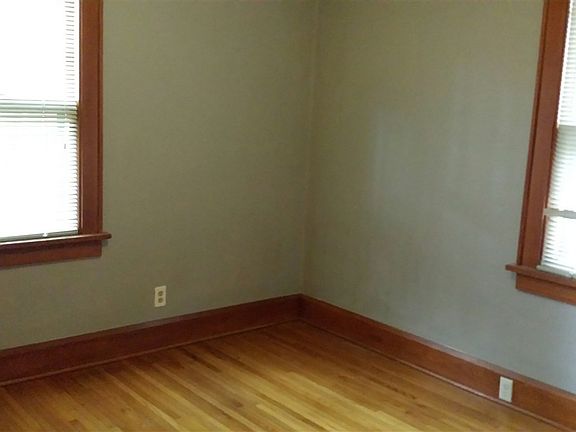 5th image of 1516 N Court St