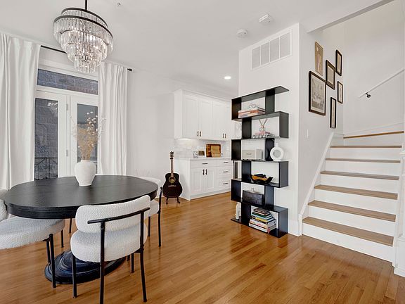 5th image of 856 W Buckingham Pl APT 3SW