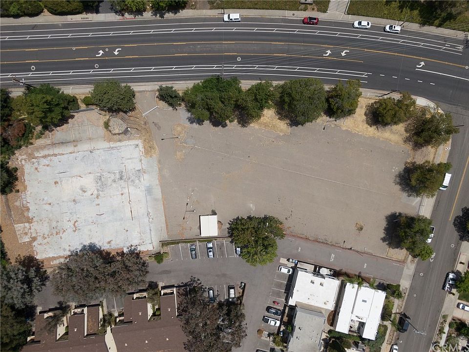 1st image of 1490 Southwood Dr