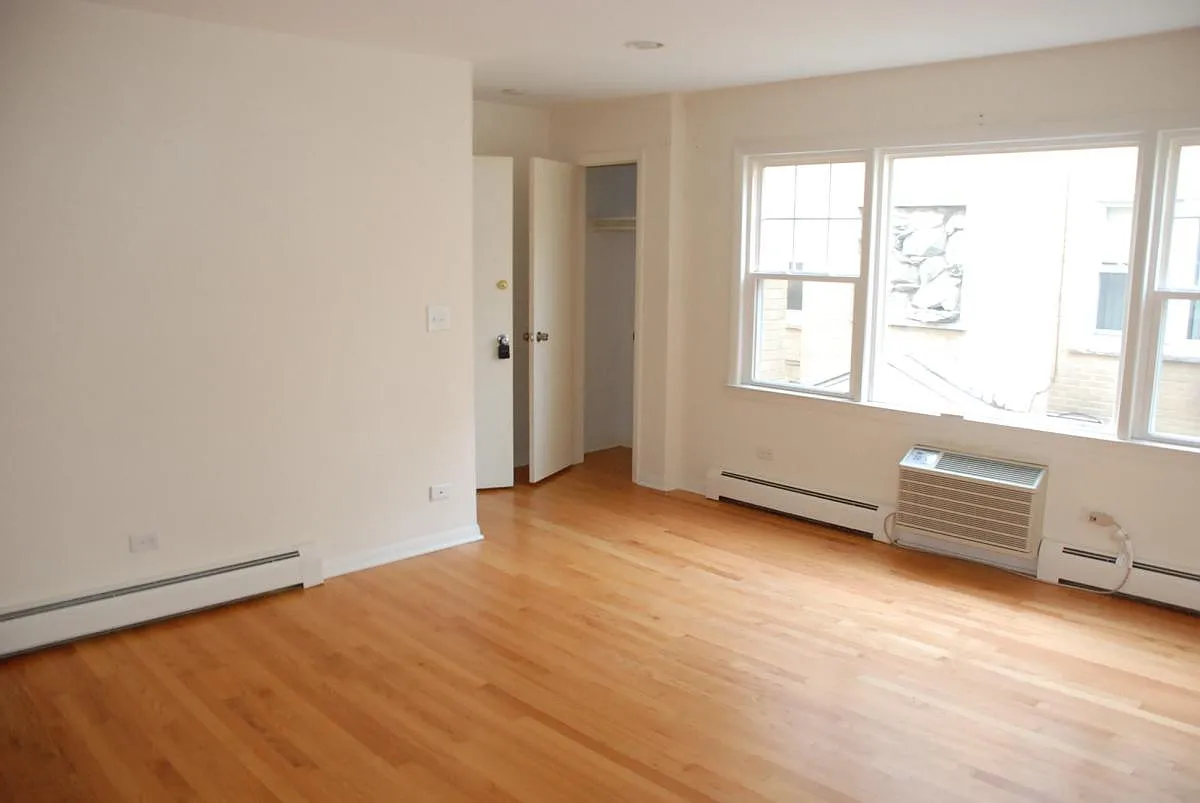 2 bed, 1000 sqft, $1,650 — Photo 4