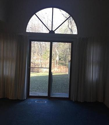 5th image of 9 Cottonwood Cir