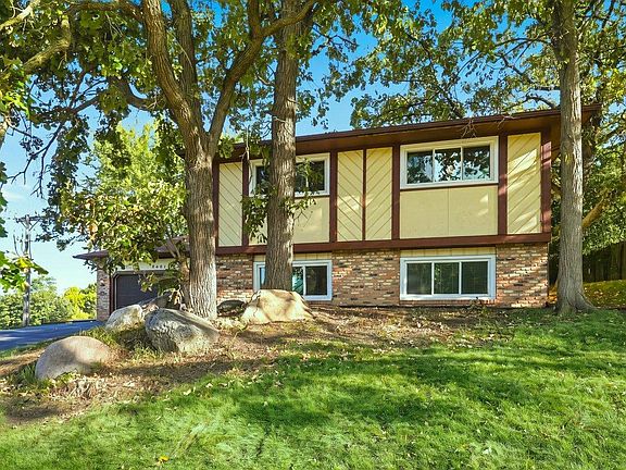 2nd image of 8481 134th Street Ct