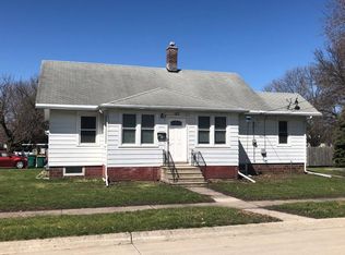 182 2nd Ave SW, Britt, IA 50423