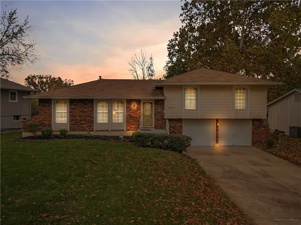 8925 Hunter St, Kansas City, MO 64138