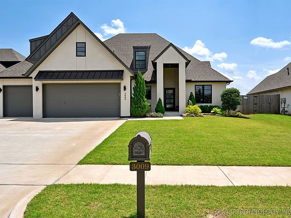 2nd image of 3009 W Van Buren Ct
