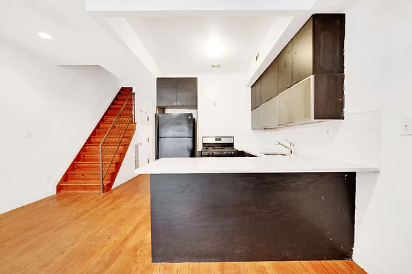 Sold by Davis & Associates Realty Inc | media 21