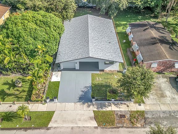 3rd image of 4531 SW 20th Street