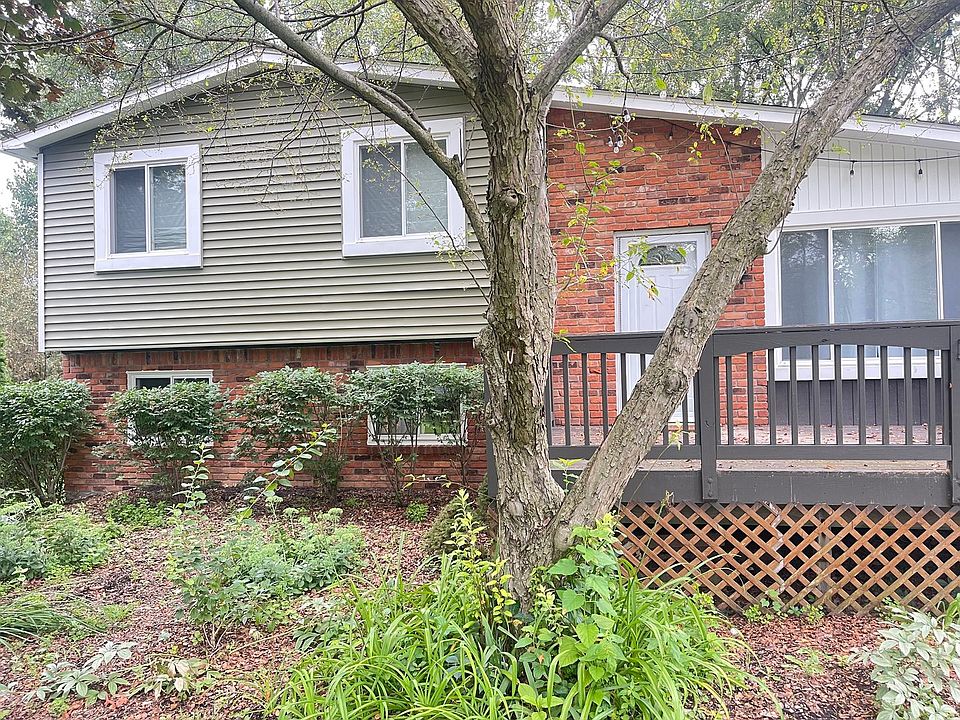 1st image of 301 Burgess Dr