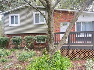 301 Burgess Dr, White Lake, MI 48386