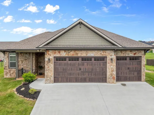 1207 Beaumont Ave, Sevierville, TN 37876