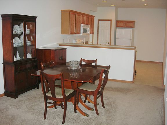5th image of 504 River Glen Dr NE #504