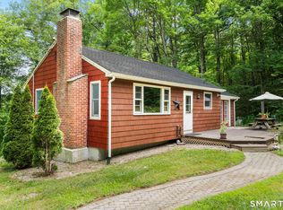 32 Fairview Ave, New Hartford, CT 06057