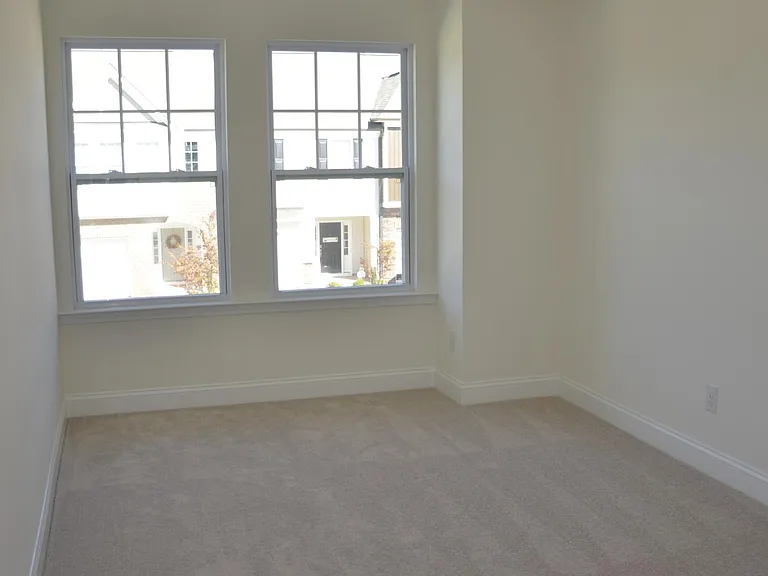 743 Ridge Cliff Ln — Photo 13