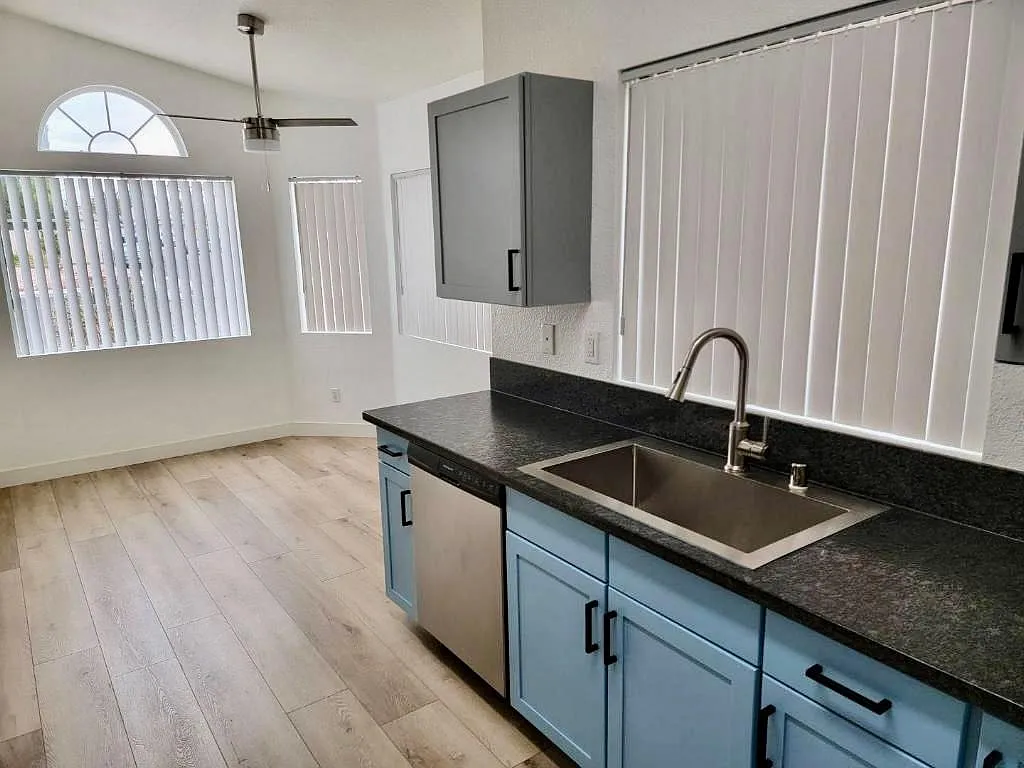2 bed, 1088 sqft, $1,850 — Photo 2