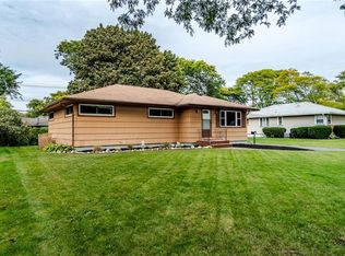 110 Stanridge Ct, Rochester, NY 14617