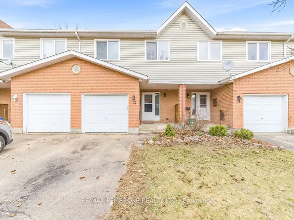 13 Vermont Mdw, Petawawa, ON K8H 3N3