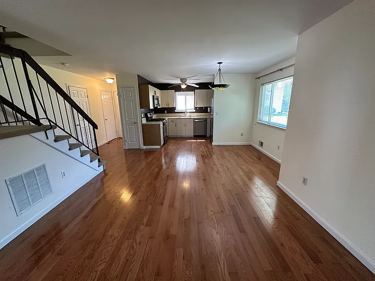 604 Wheatfield Ct #604 — Photo 9