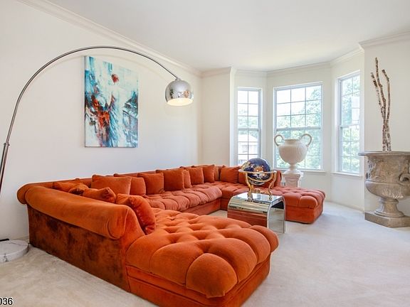 4th image of 50 Saunders Ln