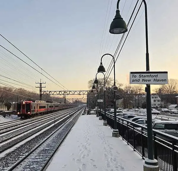 7 East Ave — Photo 2