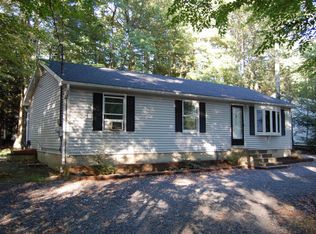 1134 Thunder Dr, Pocono Summit, PA
