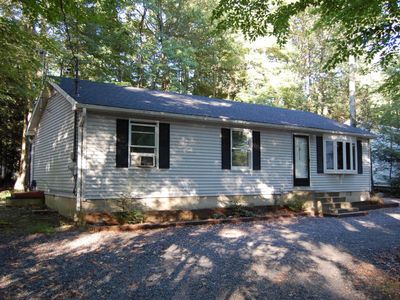 1134 Thunder Dr, Pocono Summit, PA, 18346