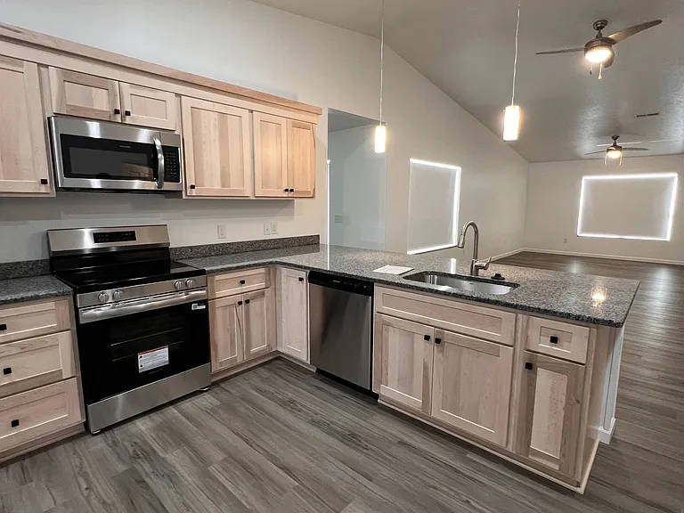 212 S Taylor St — Photo 17