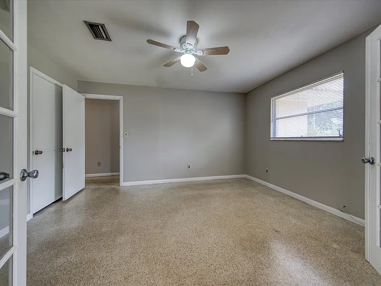 1901 Dolphin Dr — Photo 13
