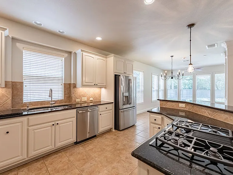 7909 Adelaide Dr — Photo 8