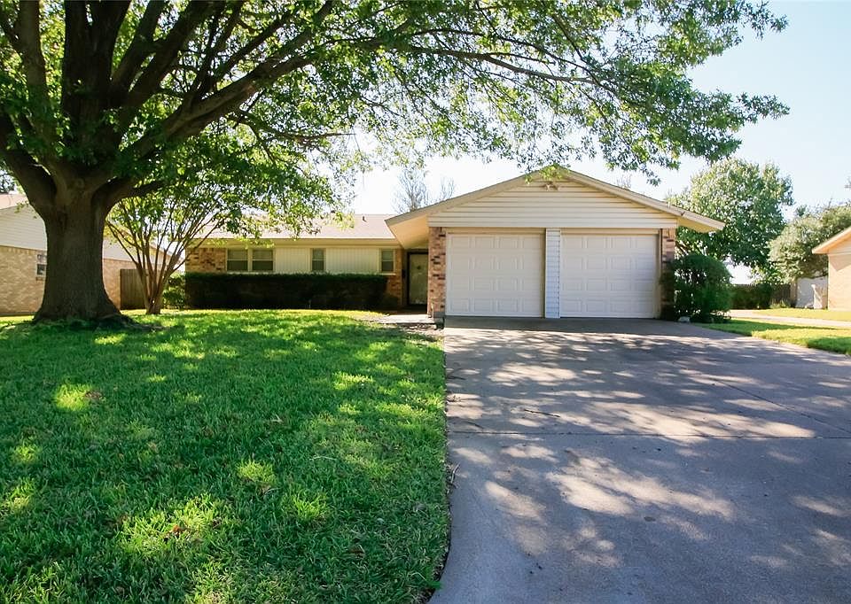 1st image of 148 SE Gardens Blvd