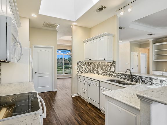 3rd image of 3702 Bunyan Cir