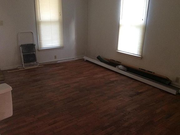 3rd image of 914 N 11th St