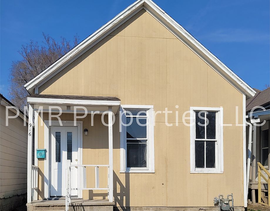 1st image of 916 S 16th St