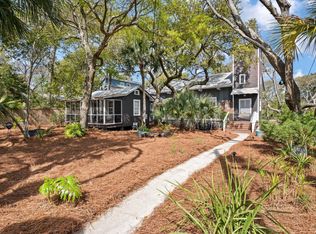 622 E Cooper Ave, Folly Beach, SC 29439