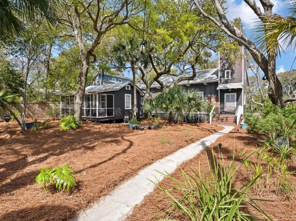 622 E Cooper Ave, Folly Beach, SC 29439