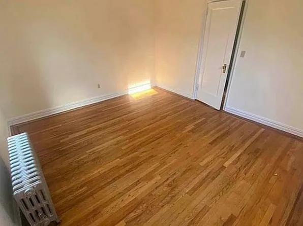 2157 Wallace Avenue image 10 of 11