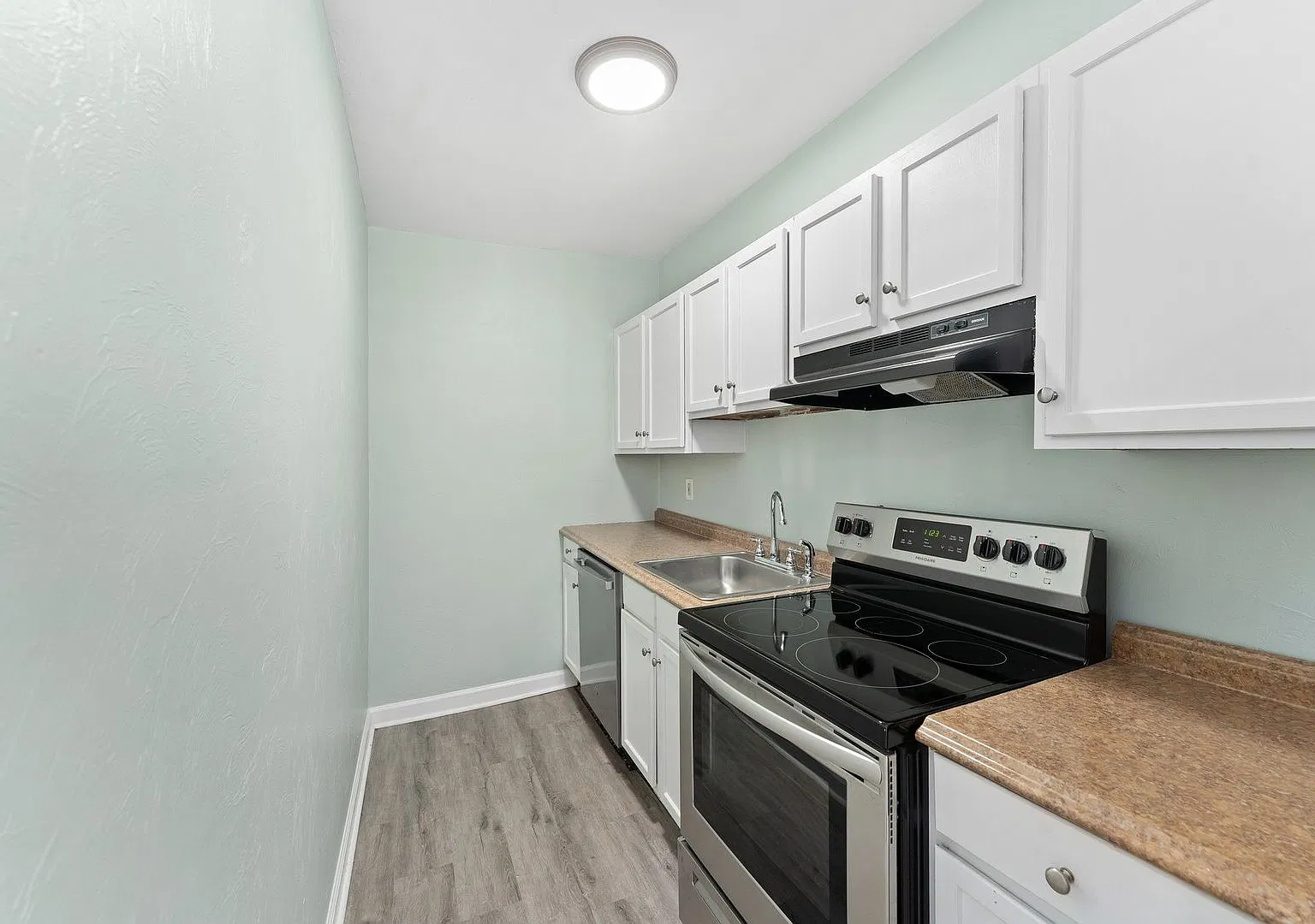 132-134 DePasquale Avenue — Photo 3