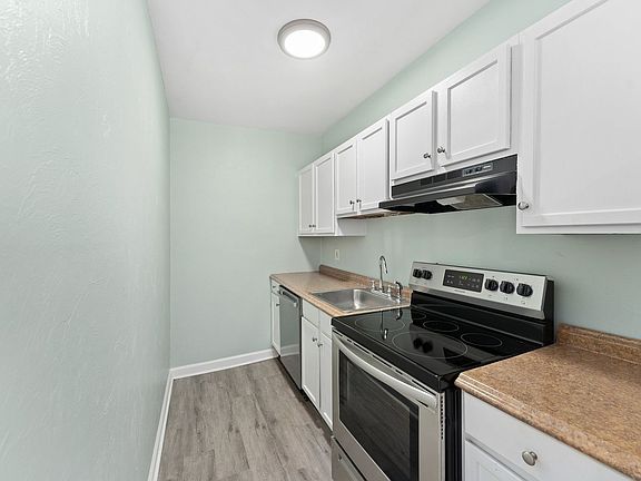 4th image of 132-134 De Pasquale Ave #2
