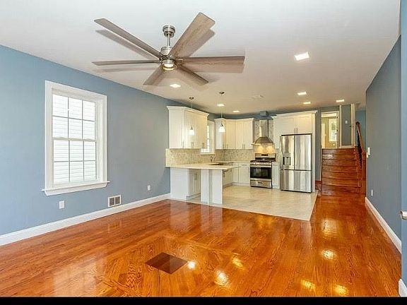 2nd image of 210.5 Terrace Ave #2