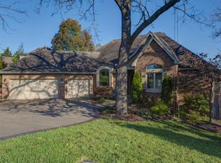 3025 W Oakhaven Ln, Springfield, MO 65810