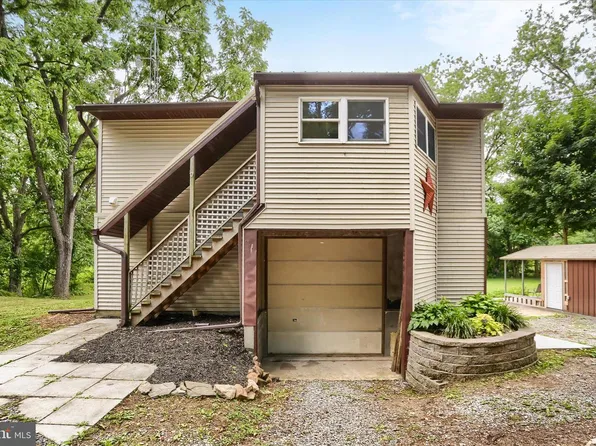 105 Elk Dr, Carlisle, PA 17015