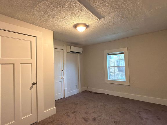 5th image of 1021 Main St APT 1